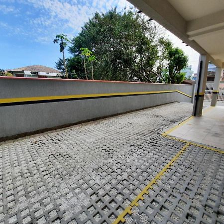 Apartamento 3 Quartos 8 Pessoas A 50 Mts Da Praia De Bombas, A 100M Da Passarela Do Ribeiro Bombinhas Buitenkant foto